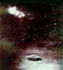 Foto Ufo sulla Luna